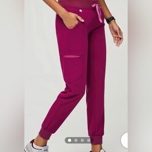 FIGS Zamora Jogger in Dark Magenta - Size L Tall